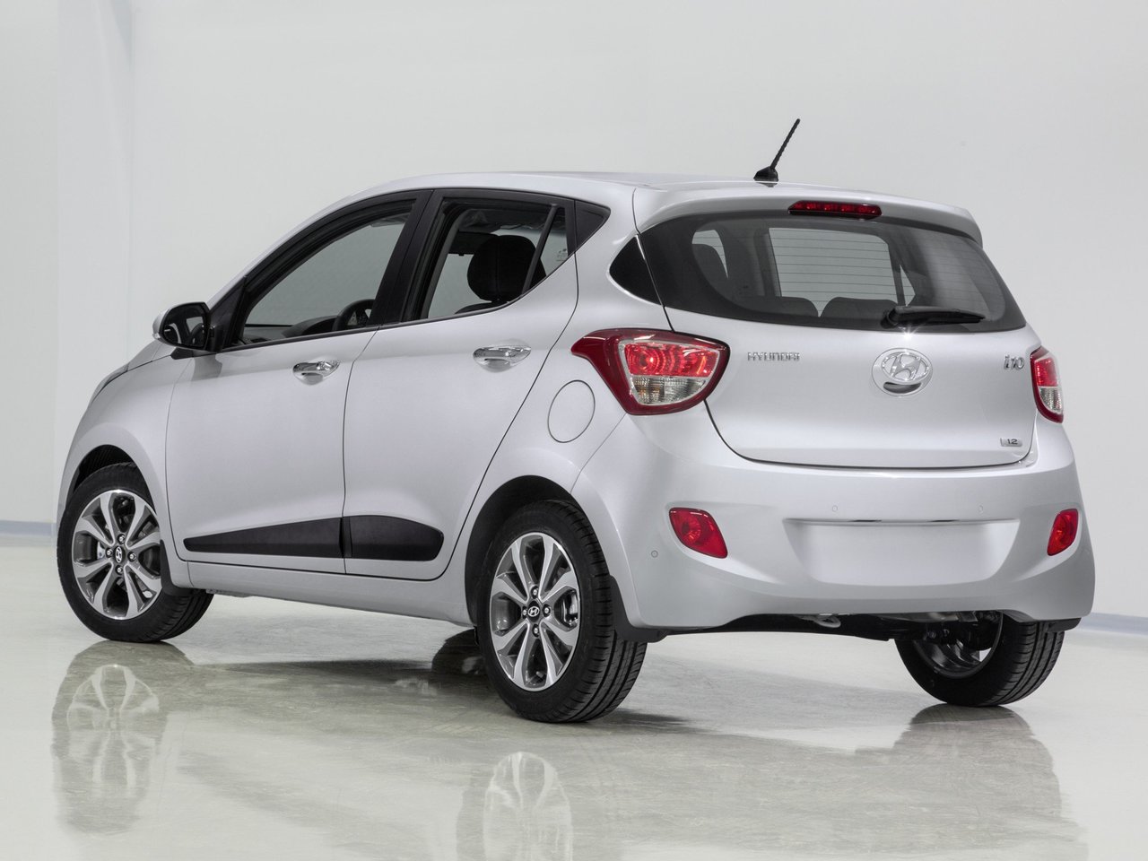 Hyundai i10 technical specifications and fuel economy
